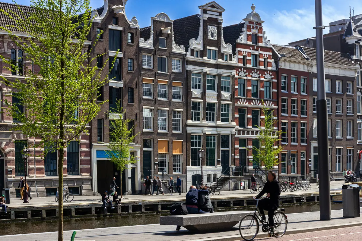 A vélo sur les canaux d'Amsterdam