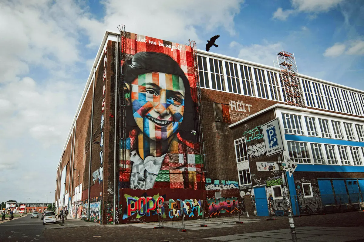 Graffiti d'Anne Frank à Amsterdam